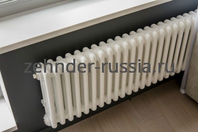 Радиатор Zehnder 3045 / 04 V002 1/2" RAL 9016 нижнее подключение