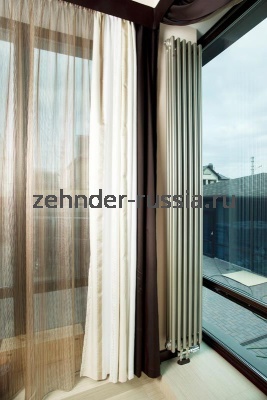 Вертикальный радиатор Zehnder 3150 / 21 V002 1/2" RAL 9016 нижнее подключение